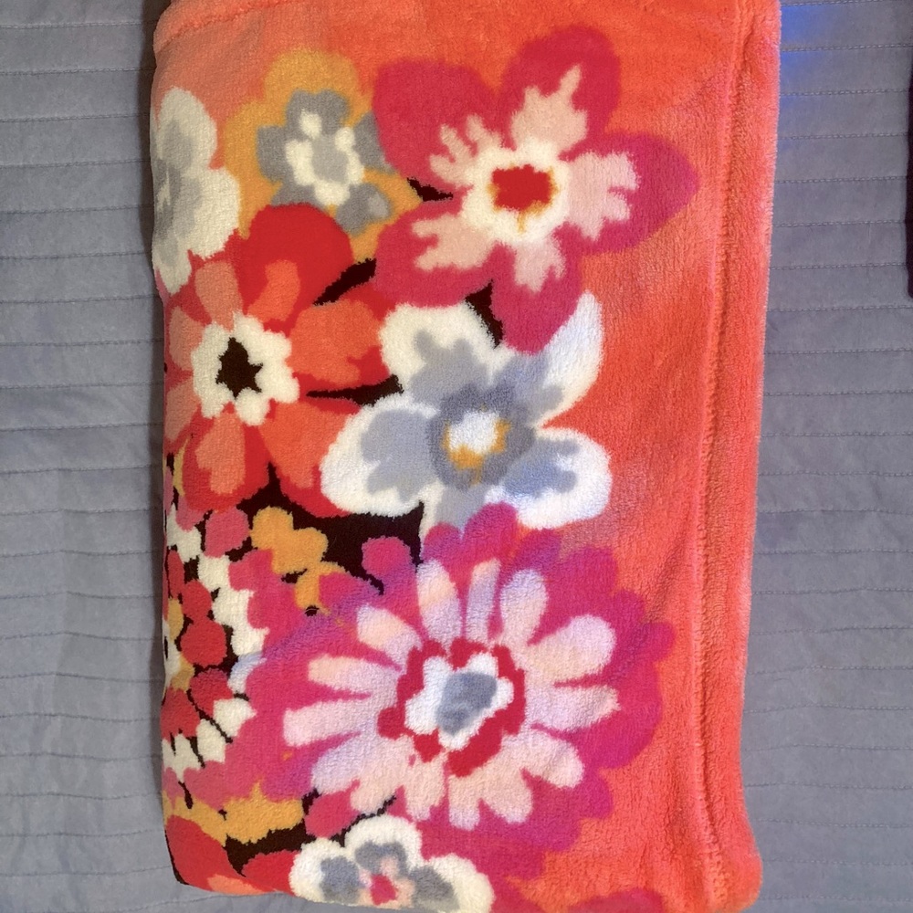 Vera Bradley XL throw blanket